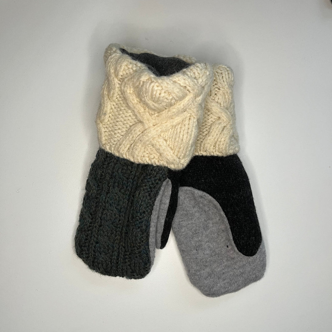 Green & Cream Mittens