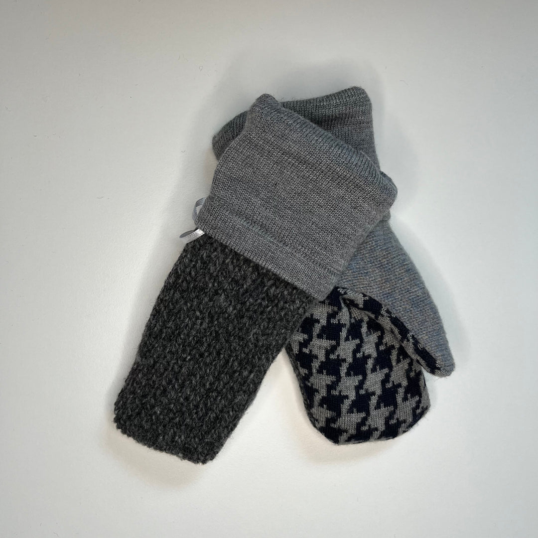 Dark Grey Mittens