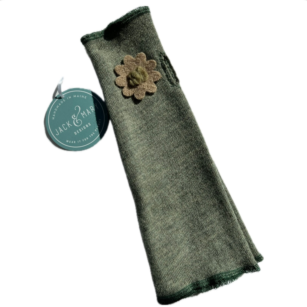 Fit & Flare Fingerless - Green with Tan Flower
