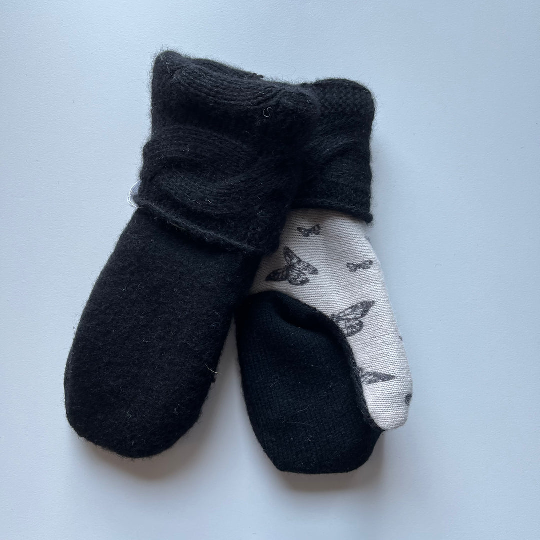 Black & Butterfly Pattern Mittens