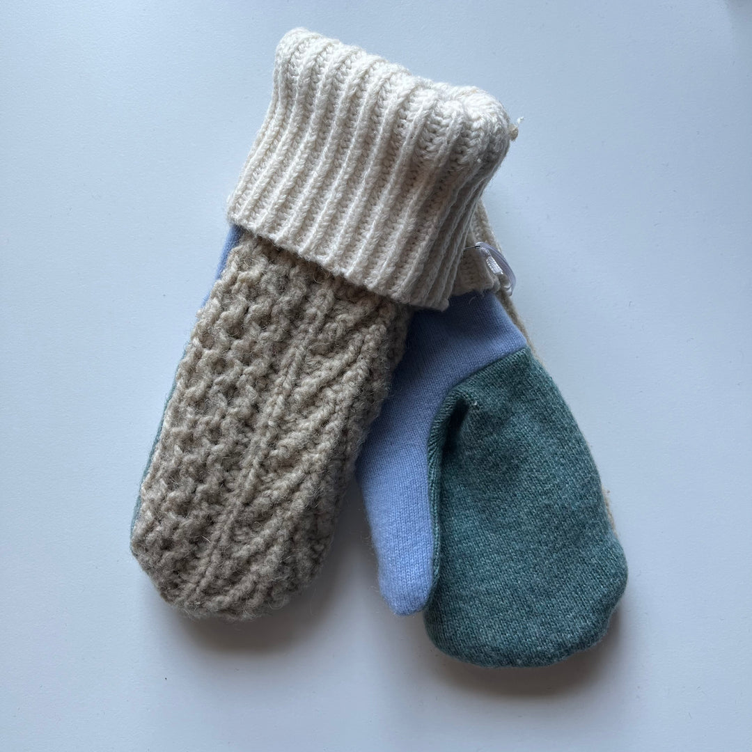 Cream & Blue Mittens