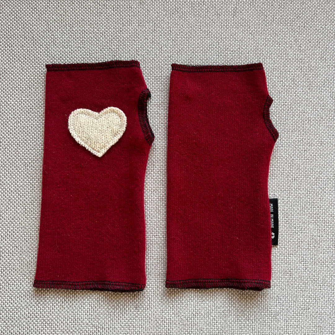 Fingerless Mittens Short, Rusty Red with Cream Heart