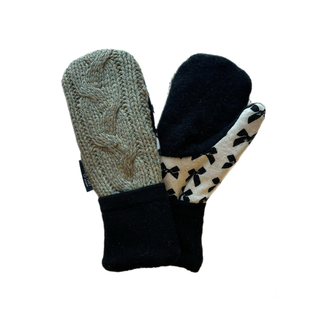 Womens Green and Black Mittens