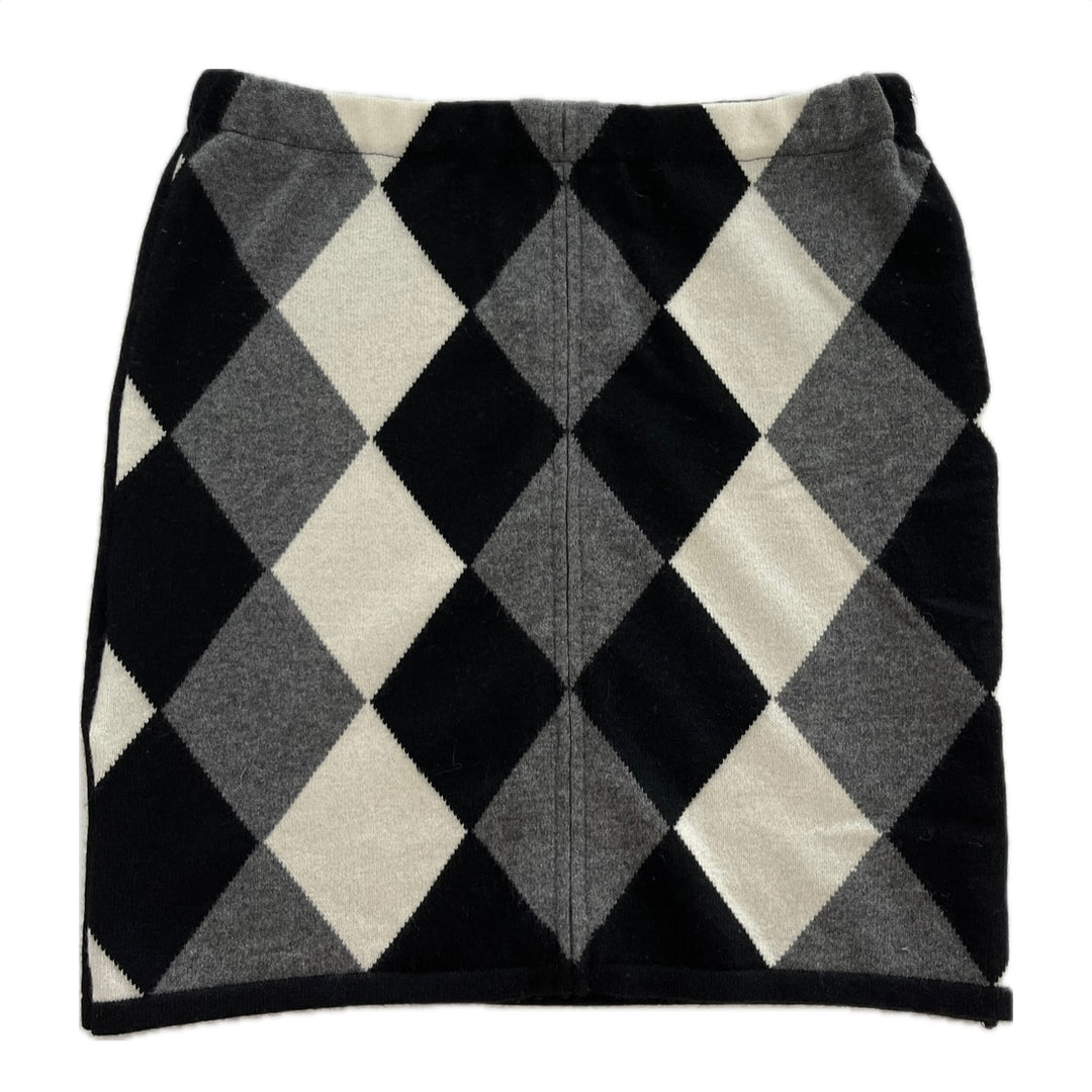 Small Bun Warmer Skirt - Black, White & Grey Argyle - 217