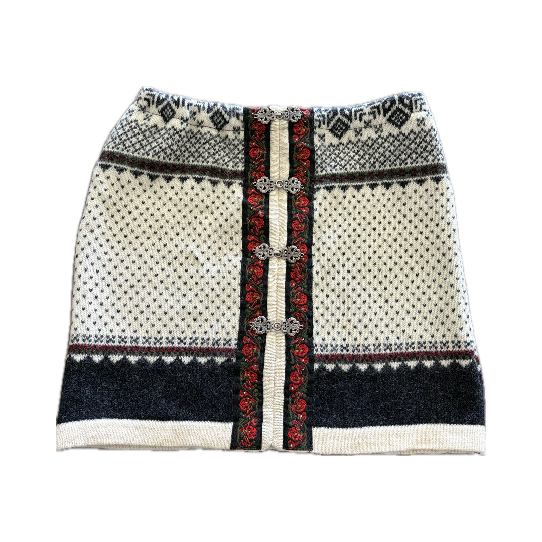 Medium Bun Warmer Skirt - Cream, Red, Green & Charcoal Nordic - 284