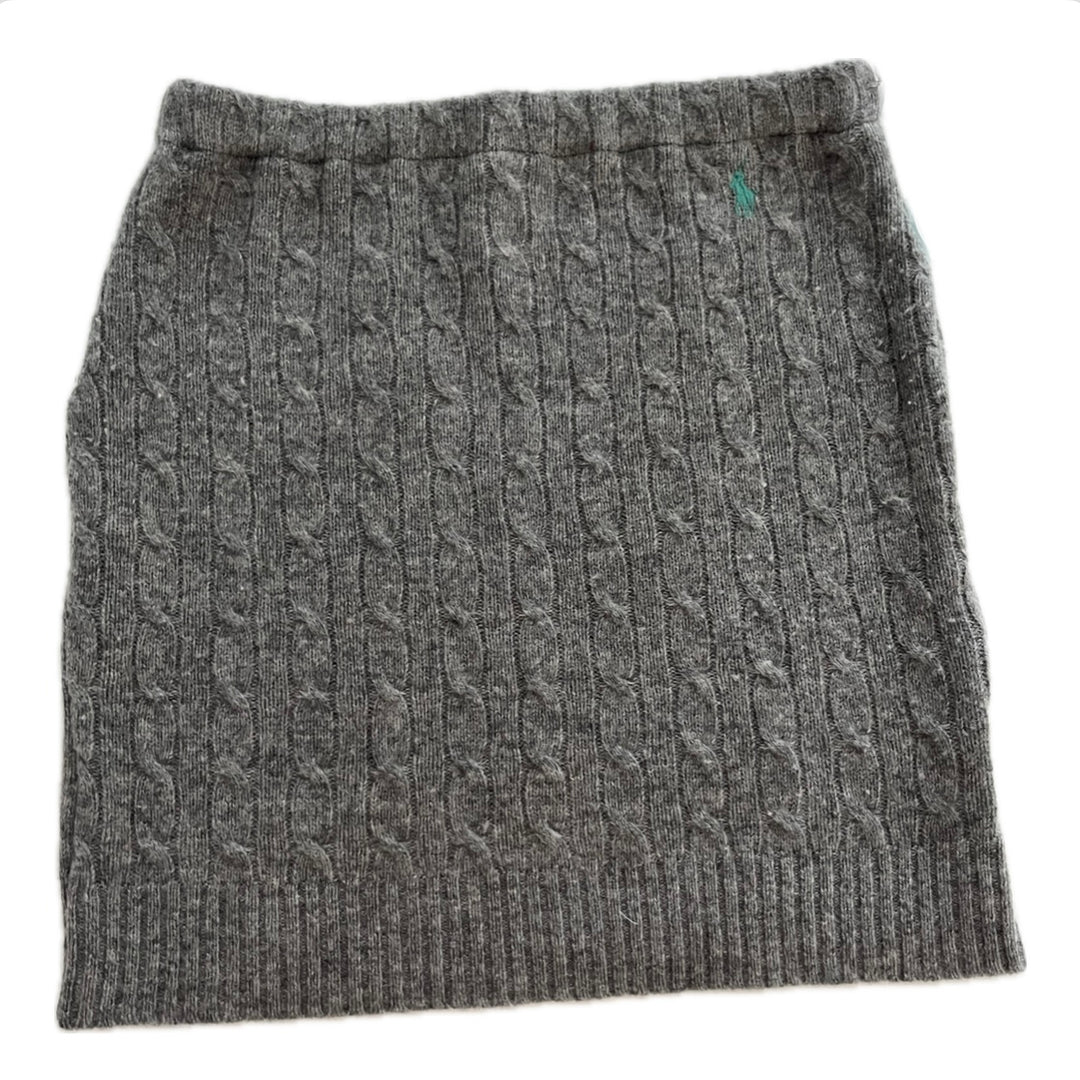 Small Bun Warmer Skirt - Grey Cable Knit with Turquoise Polo Emblem - 225