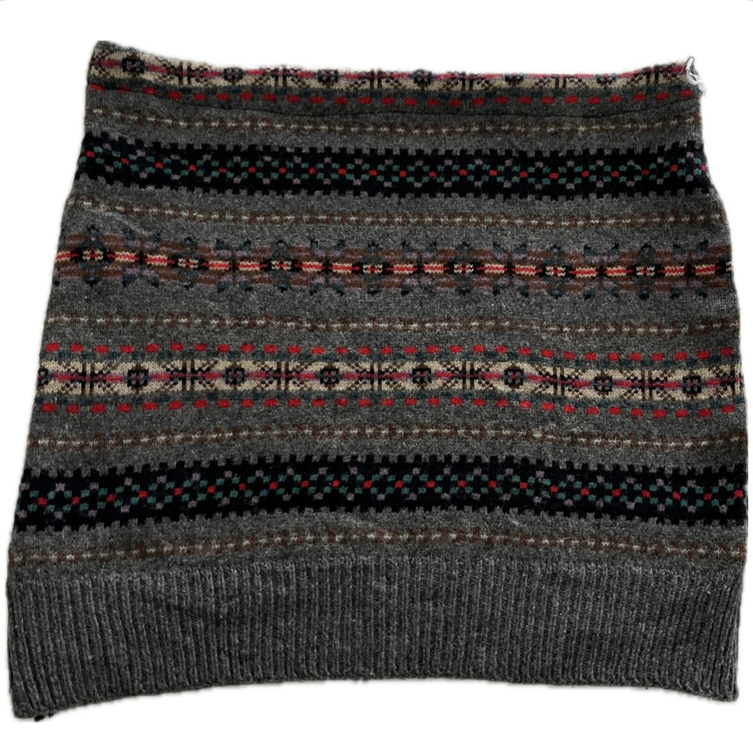 Large Bun Warmer Skirt - Grey & Red Nordic - 235