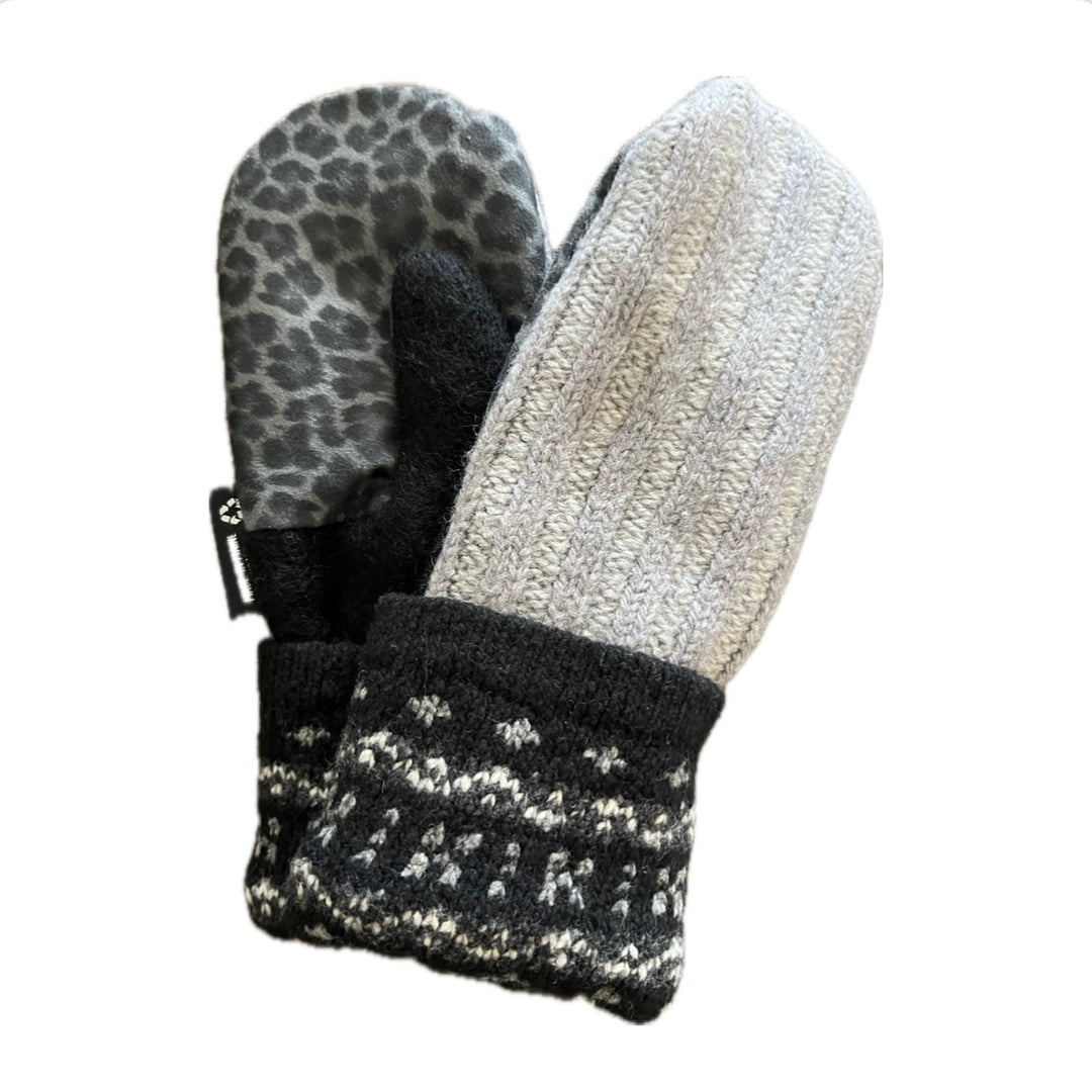 Women's Driving Mittens - Light Grey with Cheetah Print Micro-Suede Palm