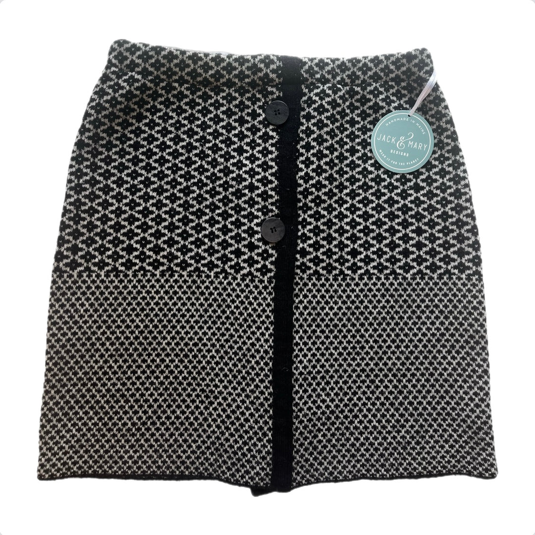 Small Black & White Pattern Bun Warmer Skirt