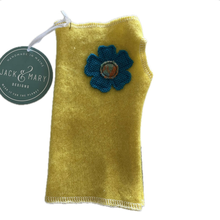 Cashmere Short Fingerless Mittens with Single Flower